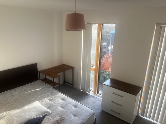 Looking for a 3rd roommate  Main Photo