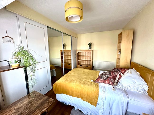 Double room near Reading city centre  Main Photo