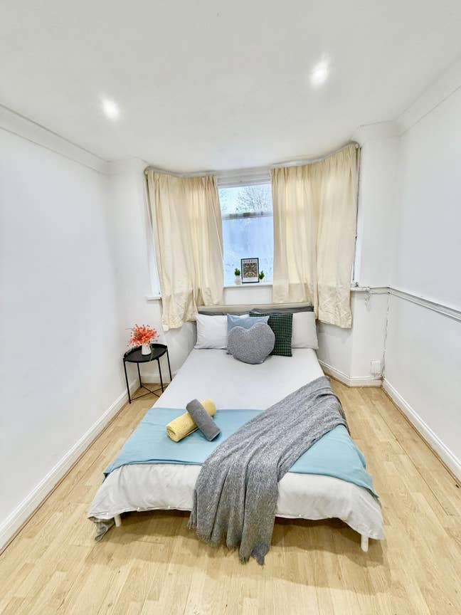 Double Room HA0 1LN Main Photo