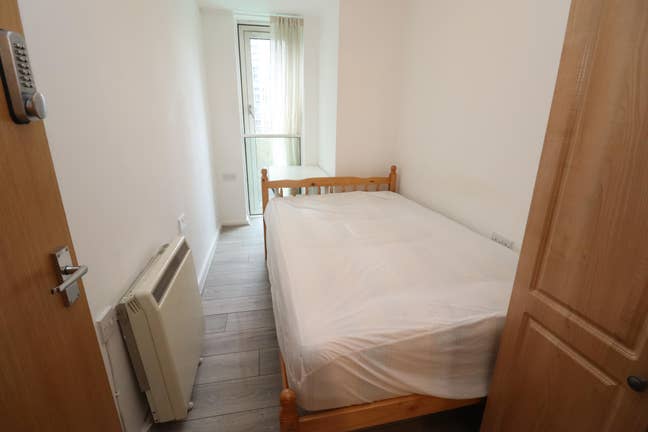 Stunning Views 🏙️ | 8th Floor Room in Canary Whar Main Photo