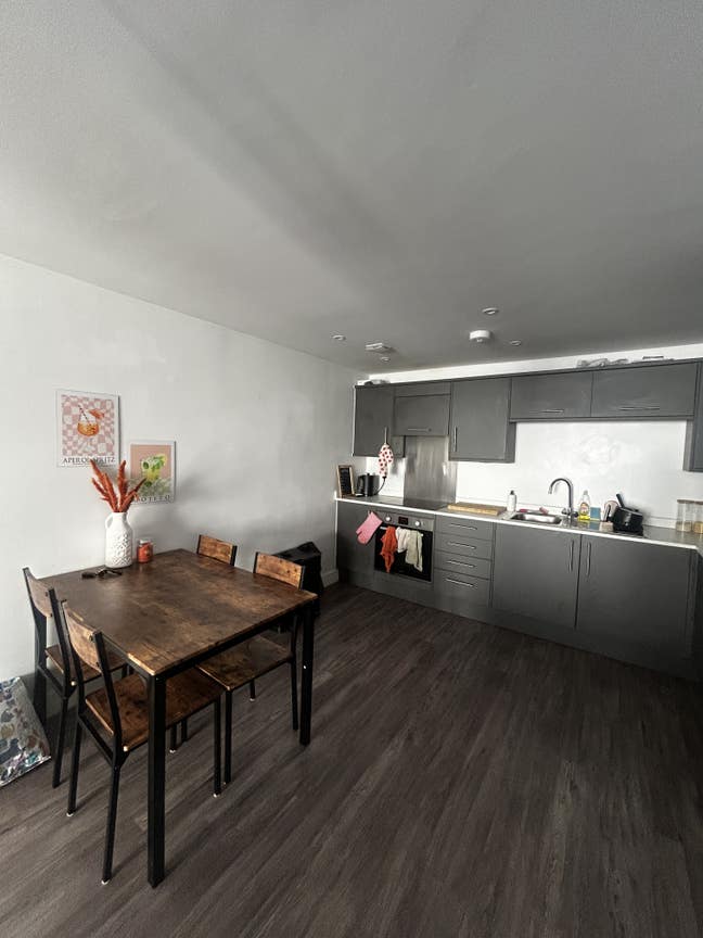 Room Available Cheltenham Town Centre! Main Photo