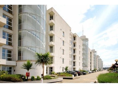 Modern Ensuite | Royal Wharf| Bills Included.  Main Photo