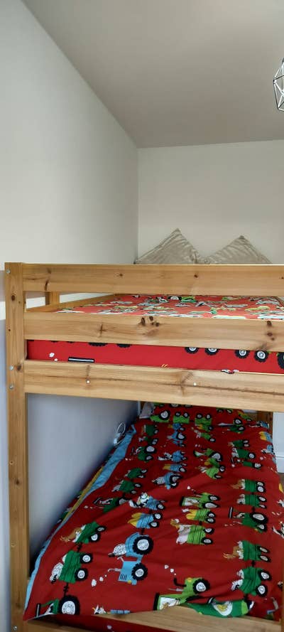  Gurls  pref-Room  Available  in  4  bed  house
 Main Photo