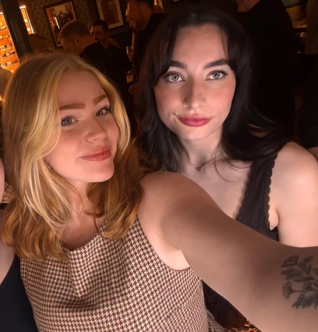 Two friends looking to buddy up  Main Photo