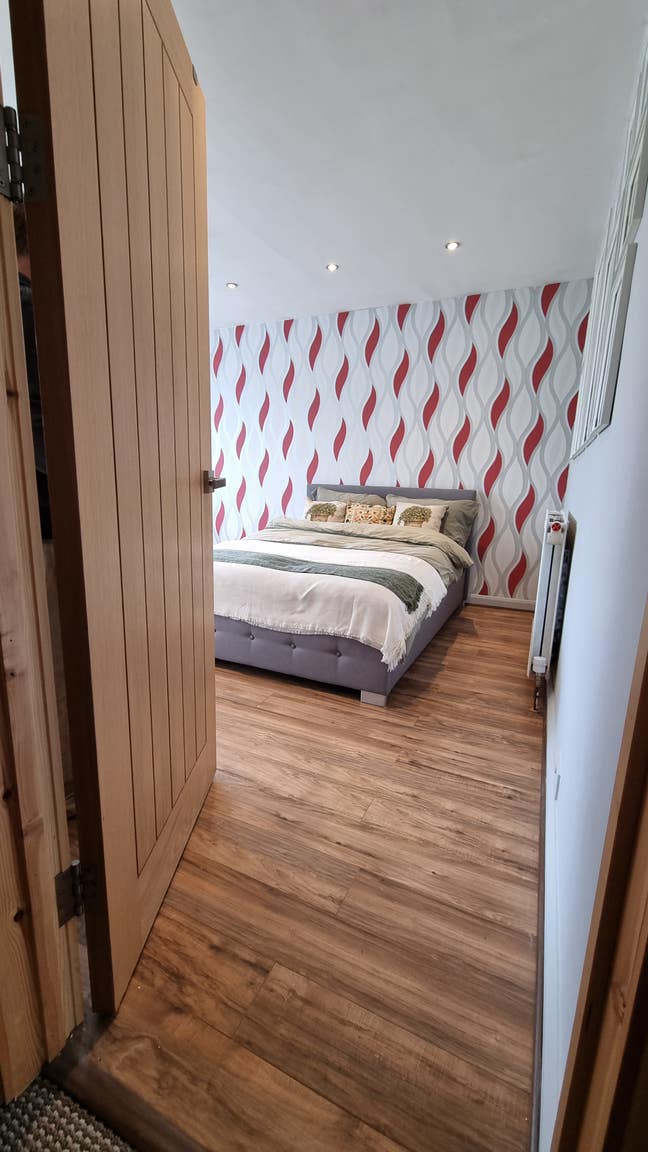 Large Double Near Winchmore Hill Station N21 Main Photo