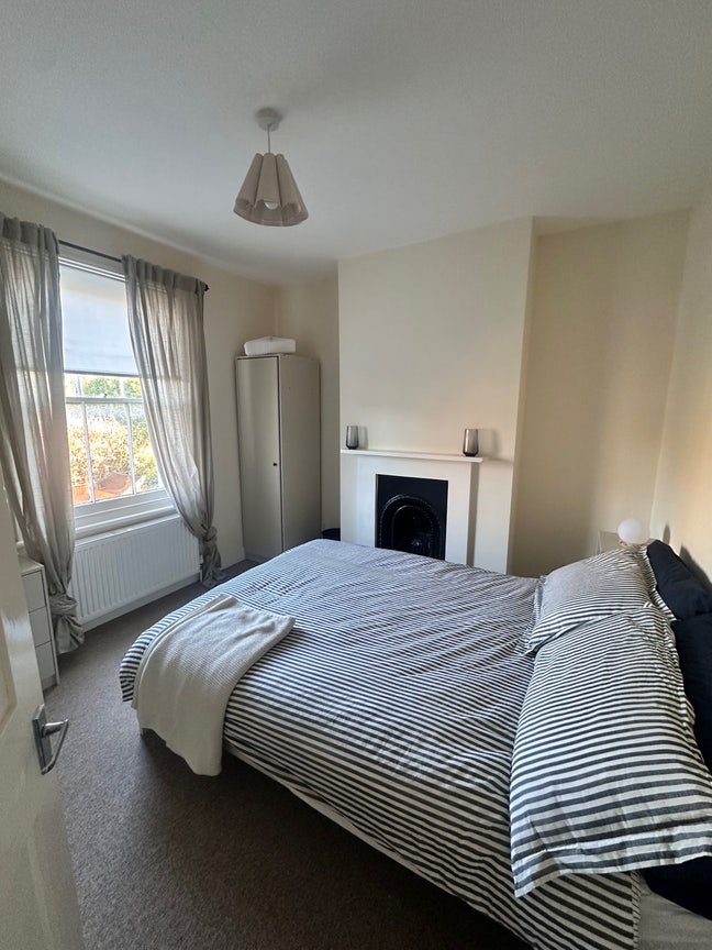 Lovely, Spacious room available for 3 months only  Main Photo