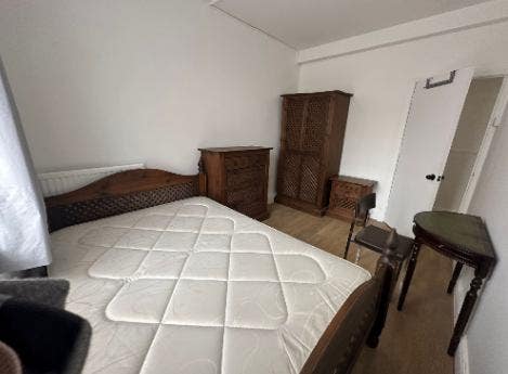 Double room is available for rent in - SE16  Main Photo