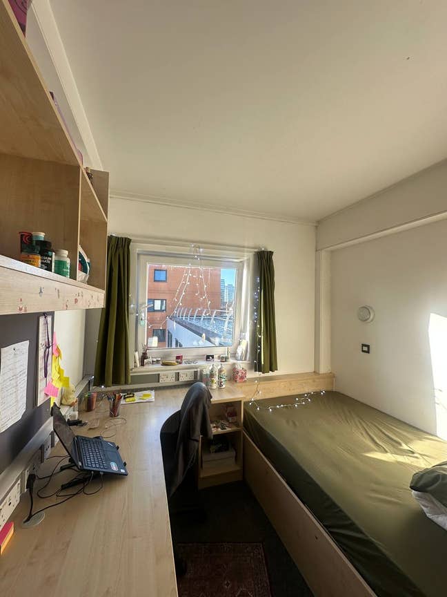 Student Room with Great View – Harriet Building Main Photo