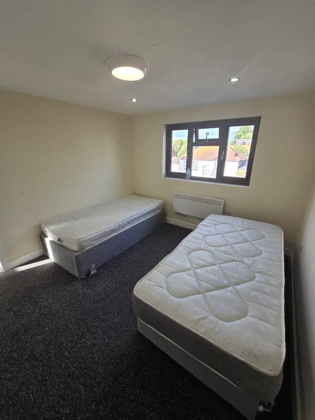 2 Bedroom Flat &pound;1800 Main Photo