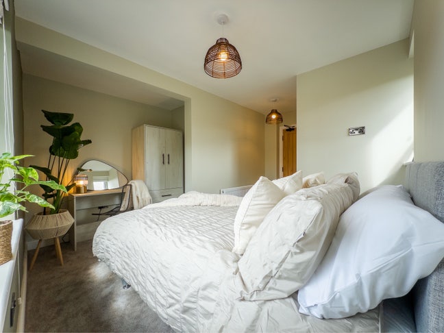 Luxury En-Suite Room Available  Main Photo