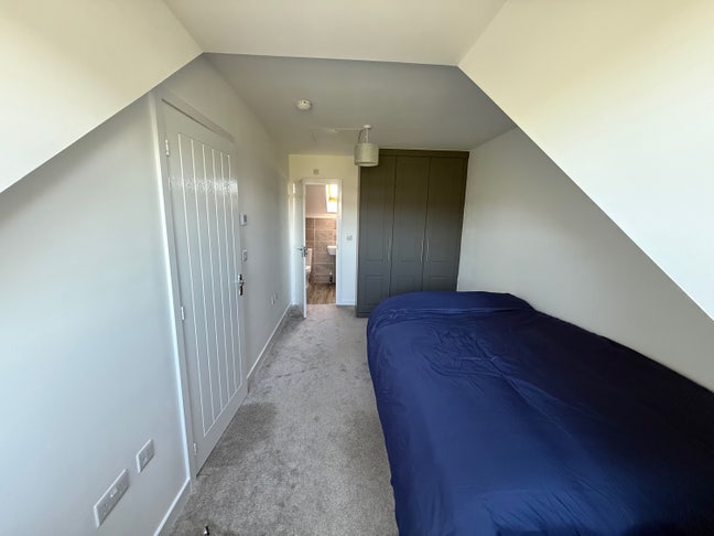 Double en-suite room with living area inc TV Main Photo
