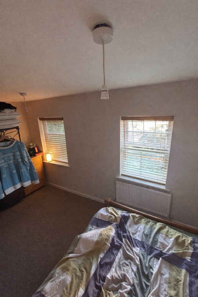 Spare room in house Main Photo