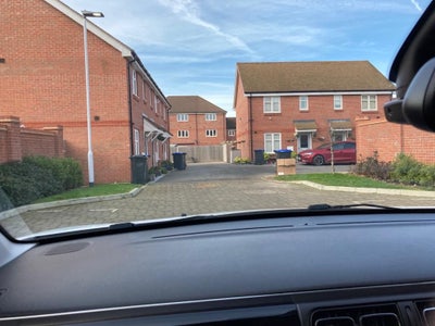 Double room to rent in two bedroom house Main Photo