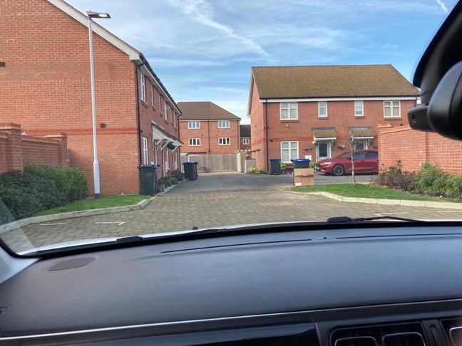 Double room to rent in two bedroom house Main Photo