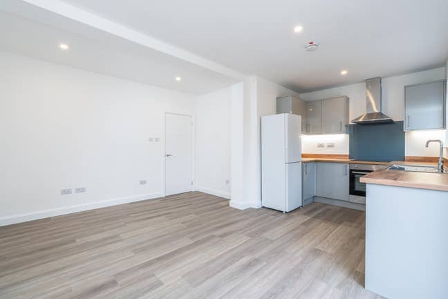 3 Bed Semi-Detached House, Hill Lane, SO15 Main Photo