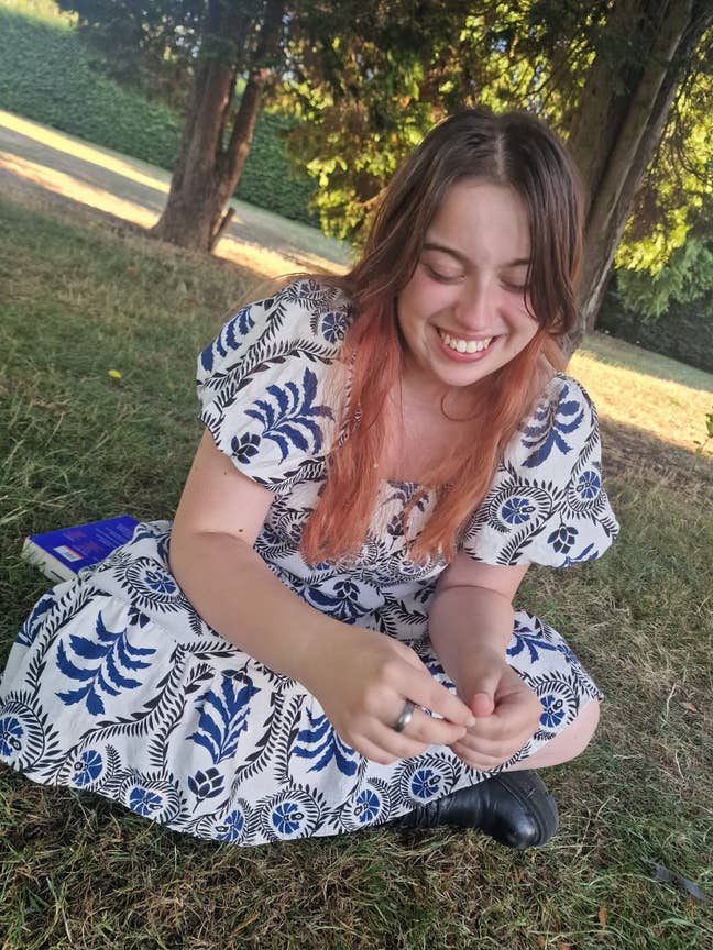 Teacher and black cat looking for a home Main Photo