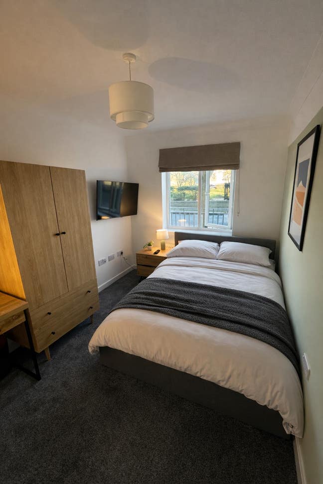 Brand New Ensuite Rooms | All Bills Included | CB4 Main Photo