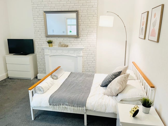 Rarely Available! City Centre Ensuite Double! 🏡 Main Photo