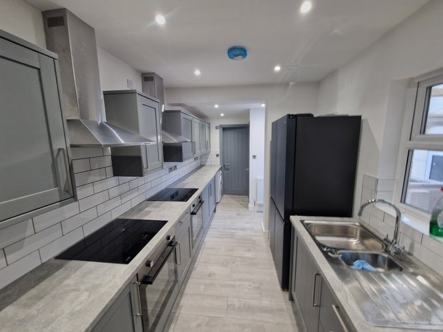 En suite rooms new house central location Main Photo