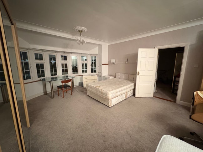 Double room for rent in Gravesend  Main Photo