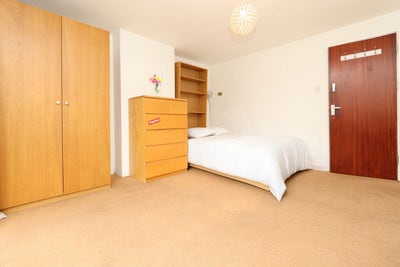 Asap Move-in! Massive Rooms in Canary Wharf Area Main Photo