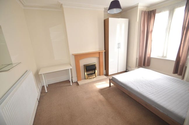 Beautiful Mid Terrace  Main Photo