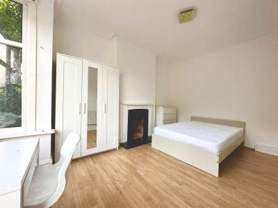  Double Rooms Available Now  Main Photo