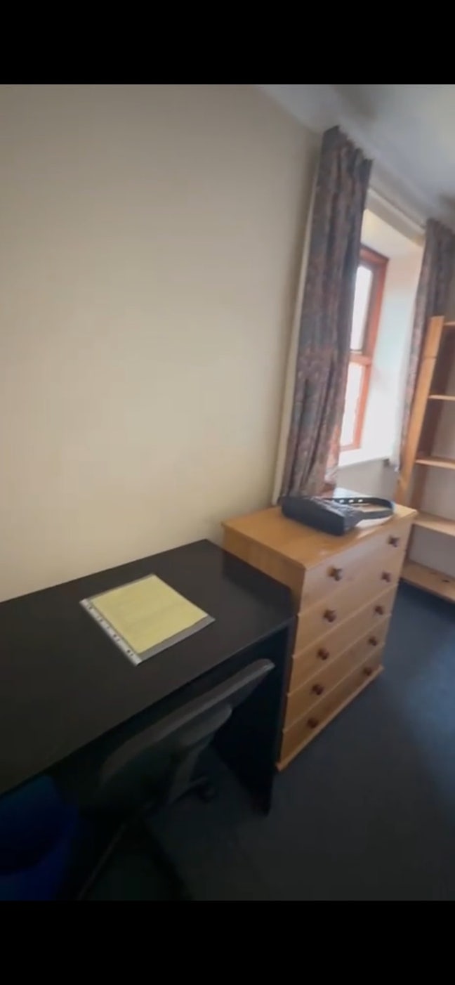 Room for rent Main Photo