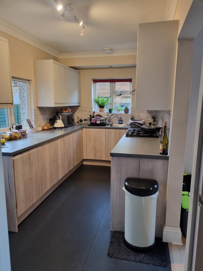 Double room available in Truro  Main Photo