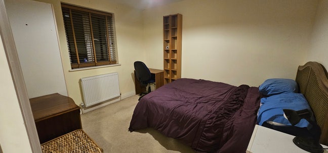 Double Bedroom let (1-9mo) in house with small dog Main Photo