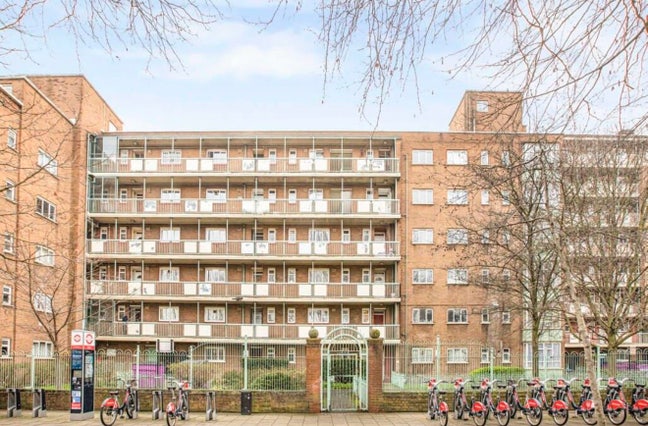 Relaxed, friendly double room near Elizabeth Line Main Photo