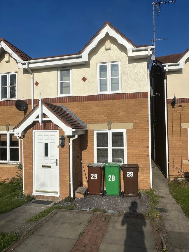 Double bed room  in 2 bed house. Near city centre. Main Photo