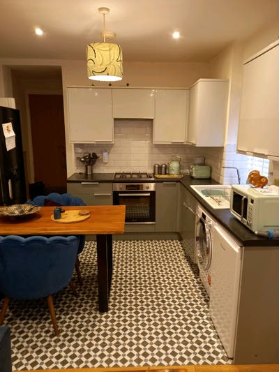 Comfy,quiet,clean,short orvlong term.  Main Photo