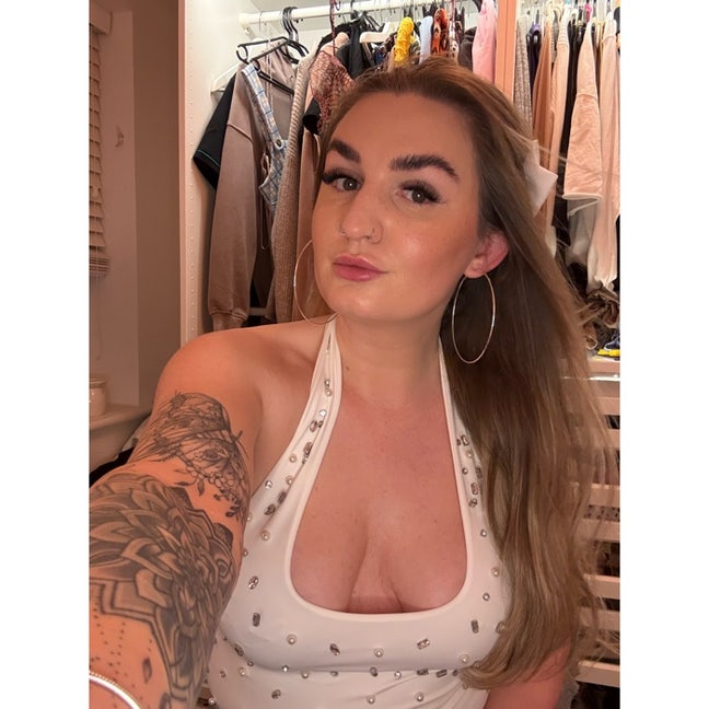 Professional Female seeks a double room Main Photo