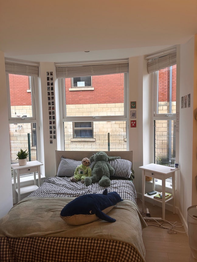 Room available in cute 2 bed flat  Main Photo