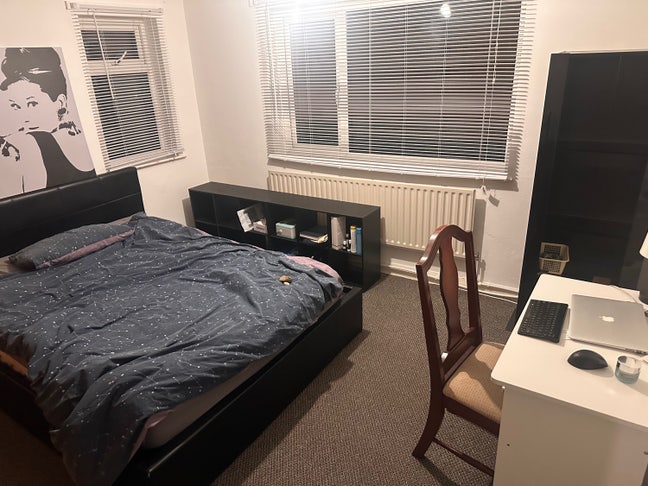 Double room in spacious house  Main Photo