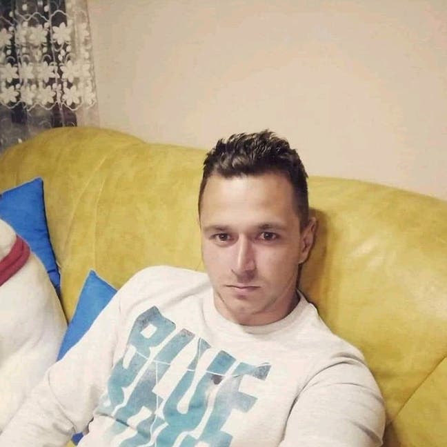 I am a professional male aged 38. I am lookin... Main Photo