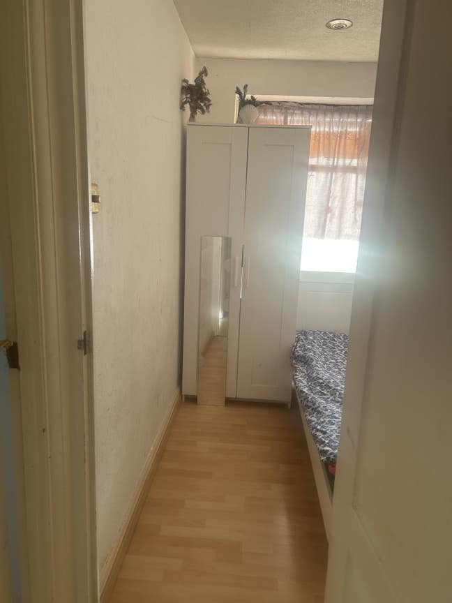Single box  room for females in South Harrow  Main Photo