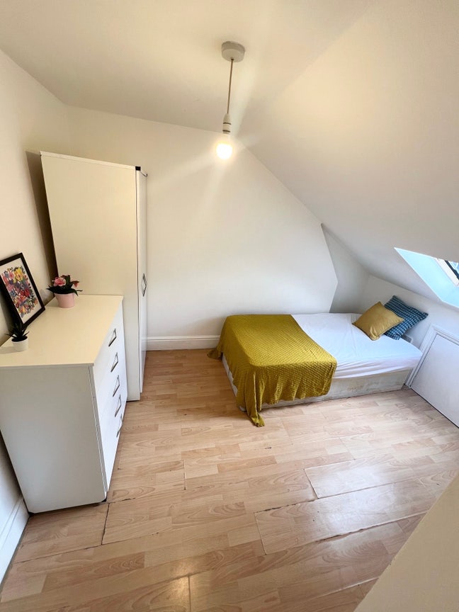 Great Location and Ready to Move in, Dont Miss It Main Photo