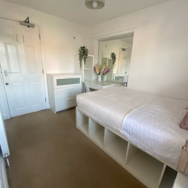  Double Room 🏡Available Now  Main Photo