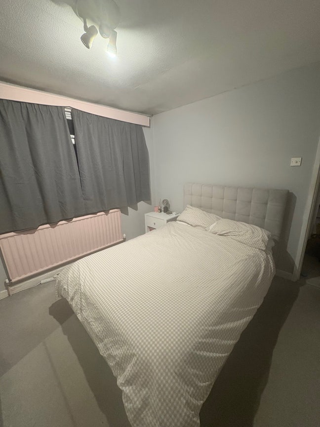 1 double bedroom available  Main Photo