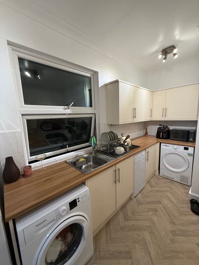 Newly Furnished Double Bedroom Main Photo