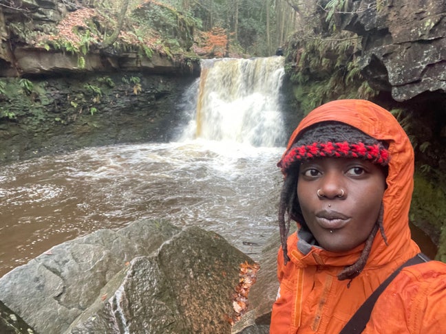 Looking for people to buddy up with or a room! Main Photo