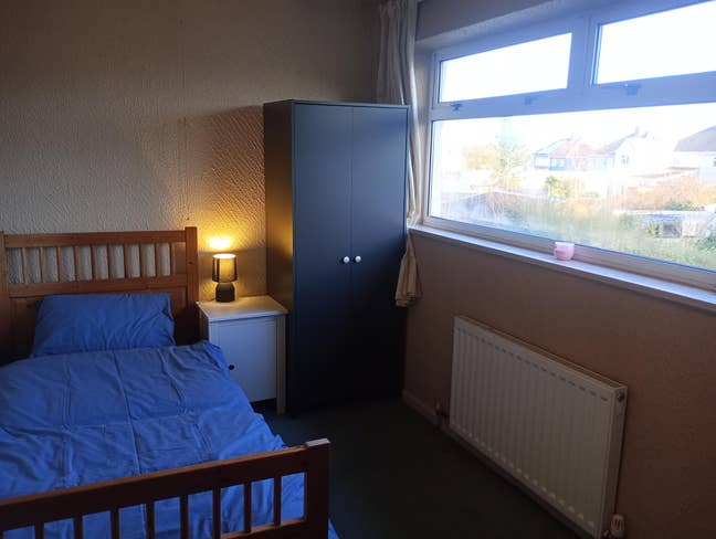 Single Room available in 3 bed house Main Photo
