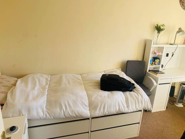 Single Room Main Photo