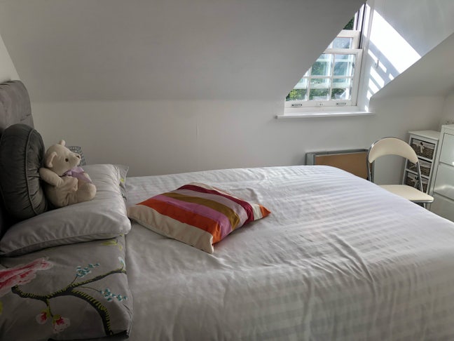 Double room with private bathroom to rent  Main Photo