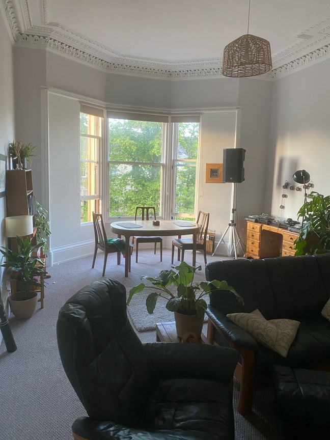2 Double Rooms Available in West End Main Photo