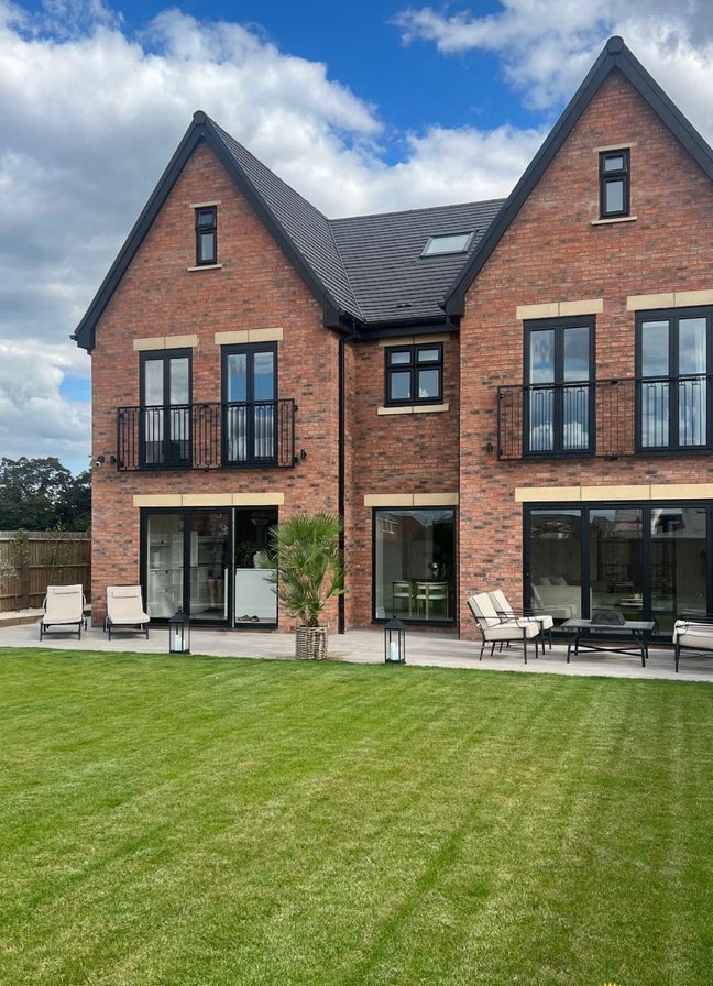 Private En-Suite Room to Rent – All Bills Included Main Photo