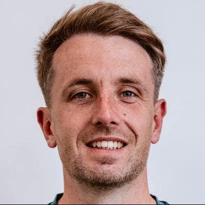 Young professional seeking regular accomodation Main Photo