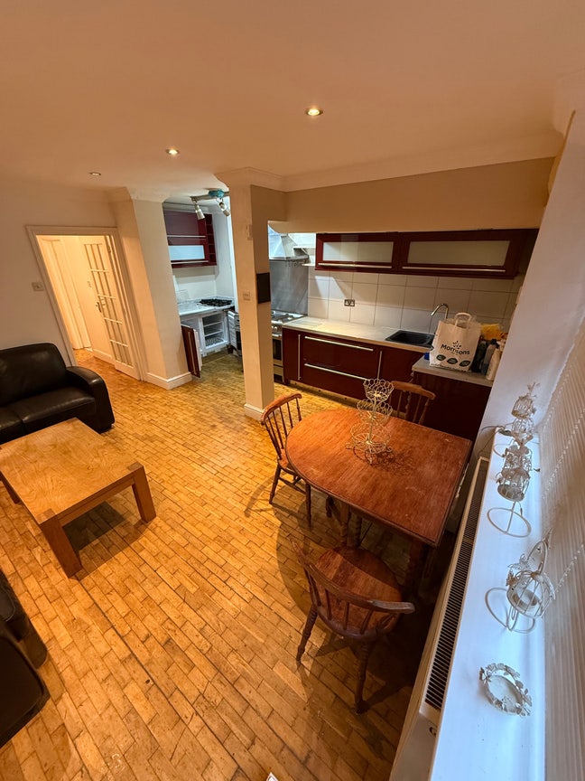 Spacious 2 Bedroom Flat – Brighton Station Area Main Photo